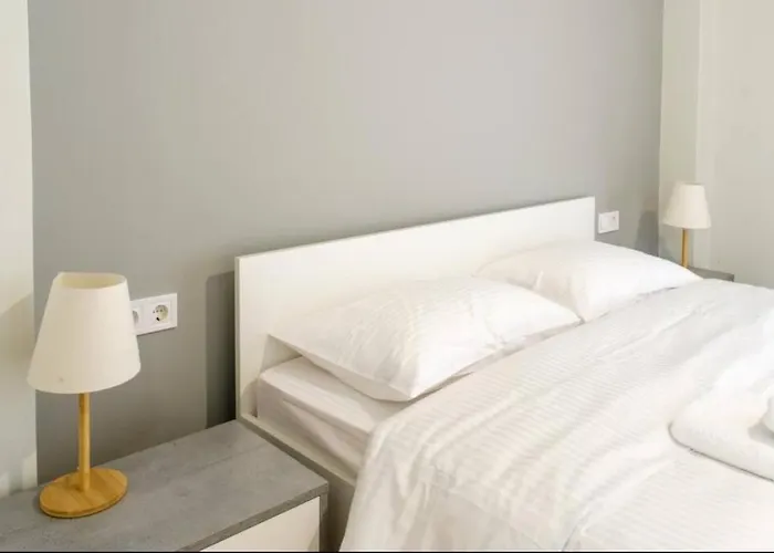 Modern Pangrati Flat!