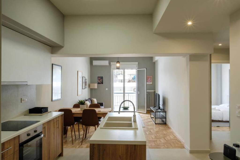 Modern Pangrati Flat!
